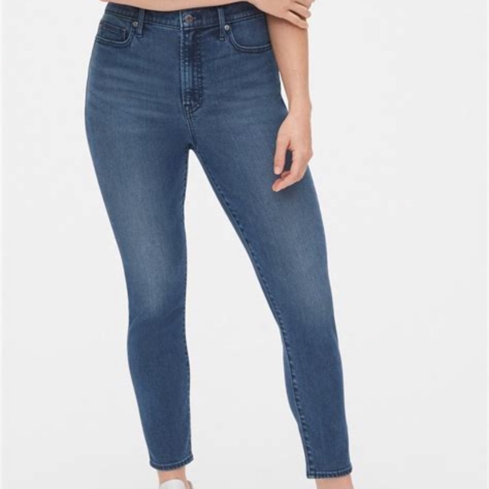 Gap High Rise Skinny Jean (size 25)
